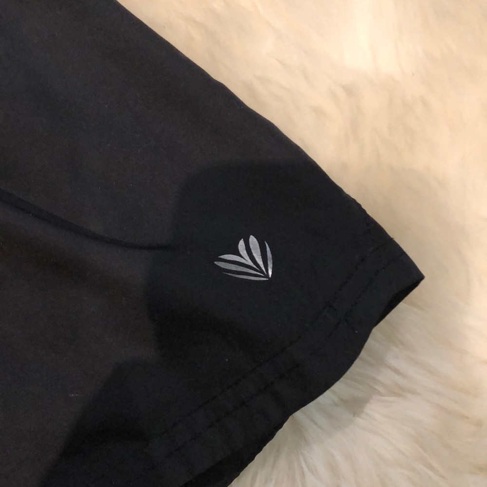 BLACK RUNNING SHORTS SIZE MEDIUM - Picture 3 of 4